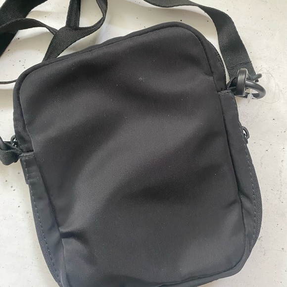 Champion Cross Body Bag - Picture 3 of 3